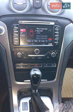 Седан Ford Mondeo 2012 в 
