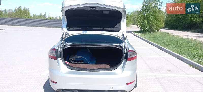 Седан Ford Mondeo 2012 в Ирпене