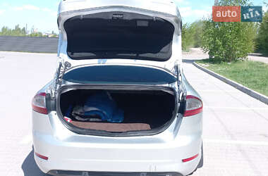 Седан Ford Mondeo 2012 в 
