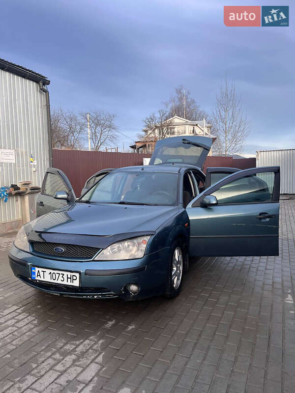 Лифтбек Ford Mondeo 2002 в Верховине
