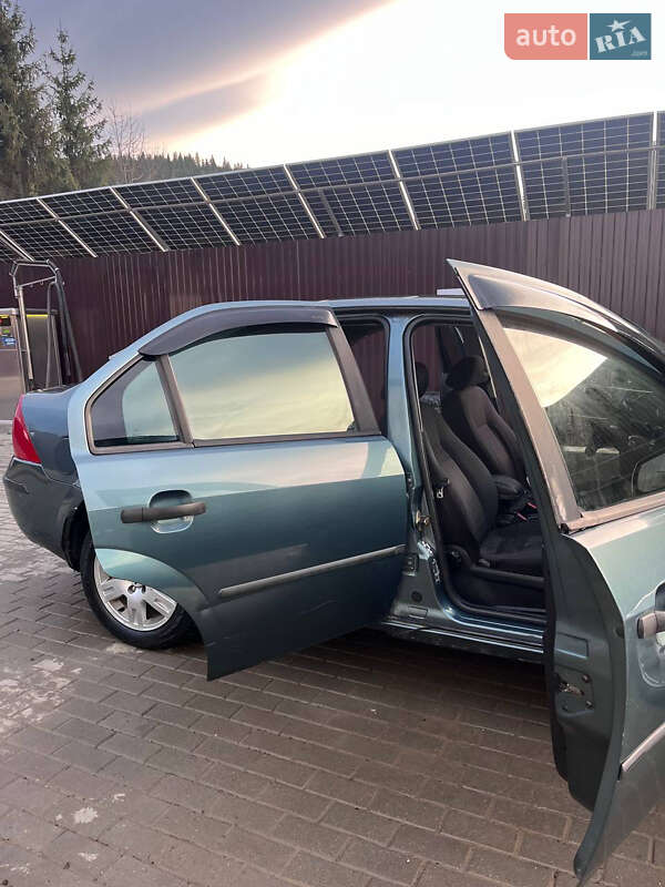 Лифтбек Ford Mondeo 2002 в Верховине