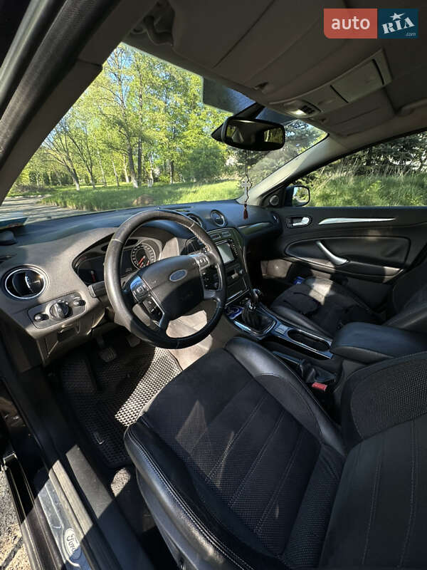 Седан Ford Mondeo 2007 в Рівному