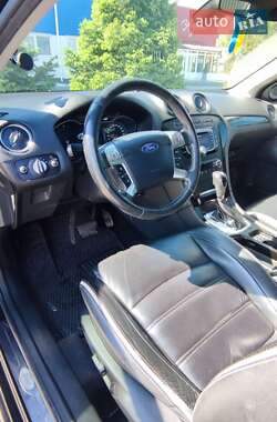 Седан Ford Mondeo 2012 в 