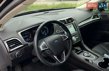 Седан Ford Mondeo 2019 в 
