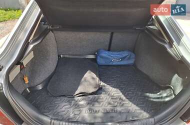 Лифтбек Ford Mondeo 2001 в 