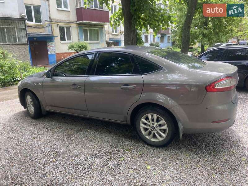Седан Ford Mondeo 2011 в Кобеляках