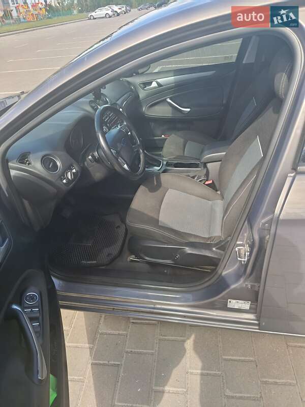 Седан Ford Mondeo 2013 в Луцке