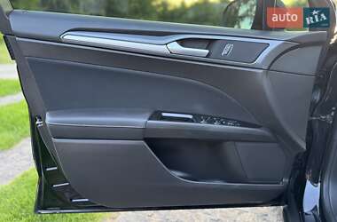 Седан Ford Mondeo 2017 в 