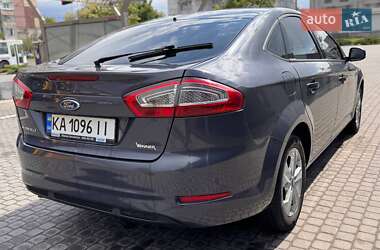 Ліфтбек Ford Mondeo 2013 в 
