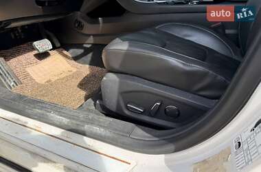 Седан Ford Mondeo 2015 в 