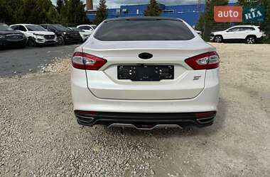 Седан Ford Mondeo 2015 в 