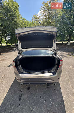 Седан Ford Mondeo 2012 в 