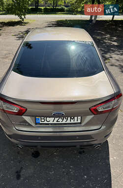 Седан Ford Mondeo 2012 в 