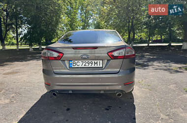 Седан Ford Mondeo 2012 в 