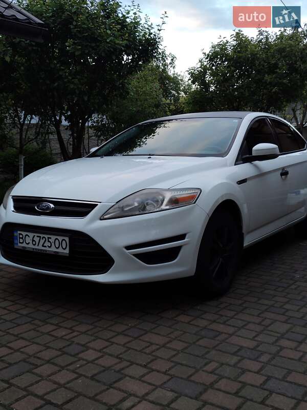 Седан Ford Mondeo 2012 в 
