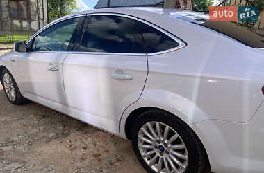 Седан Ford Mondeo 2013 в 