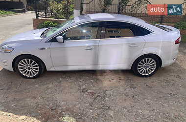 Седан Ford Mondeo 2013 в 