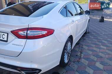 Седан Ford Mondeo 2015 в 