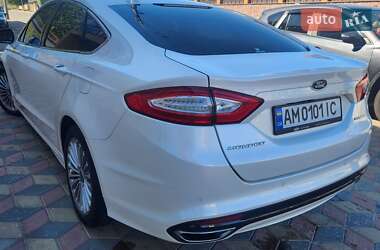 Седан Ford Mondeo 2015 в 