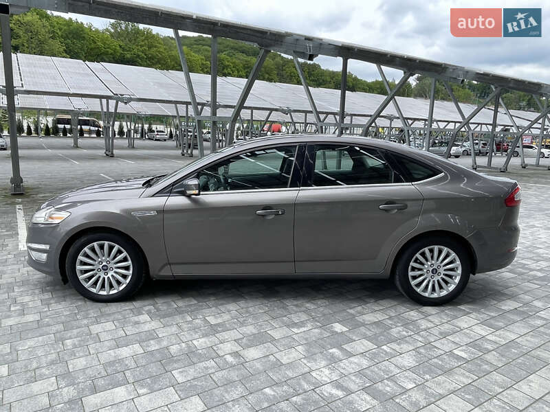 Лифтбек Ford Mondeo 2014 в Львове
