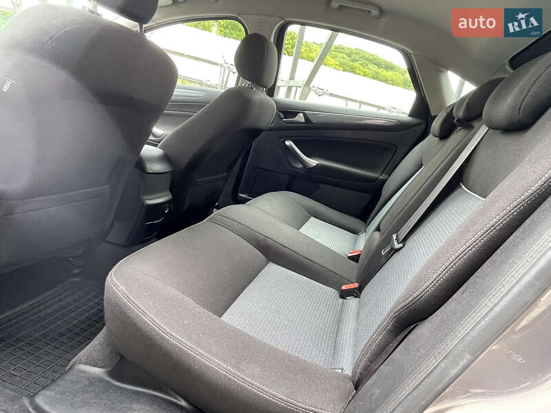 Лифтбек Ford Mondeo 2014 в Львове