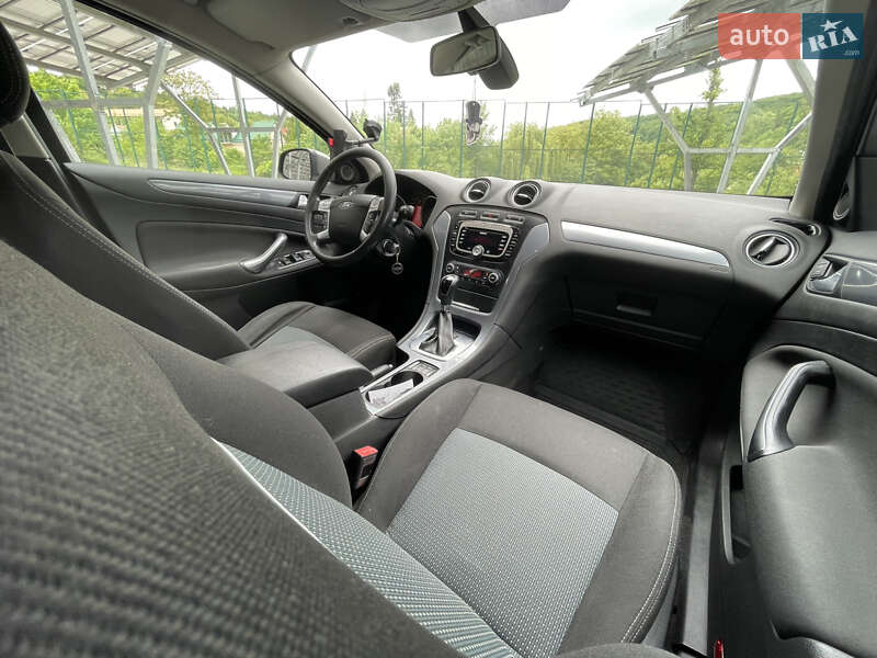 Лифтбек Ford Mondeo 2014 в Львове