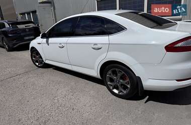 Седан Ford Mondeo 2010 в 
