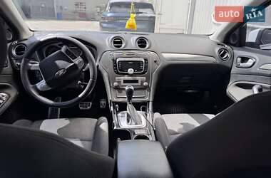 Седан Ford Mondeo 2010 в 