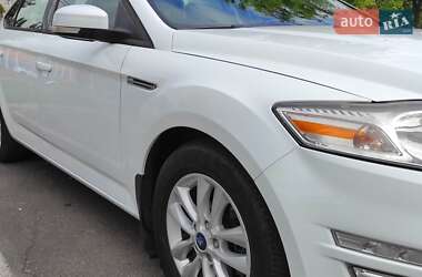 Седан Ford Mondeo 2012 в 