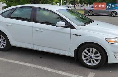 Седан Ford Mondeo 2012 в 