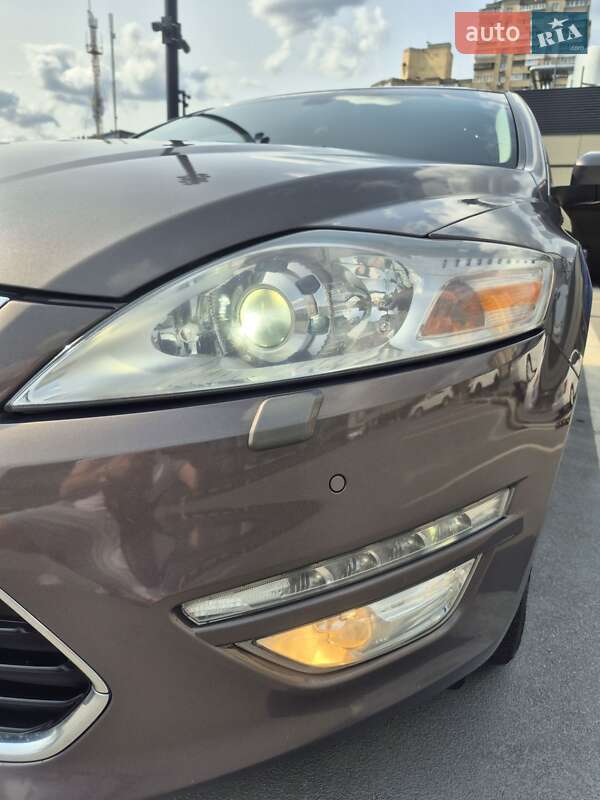 Седан Ford Mondeo 2011 в Киеве