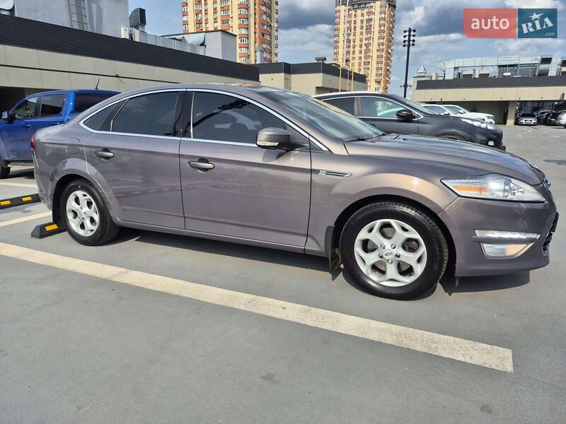 Седан Ford Mondeo 2011 в Киеве