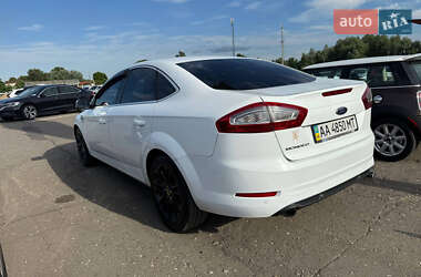 Седан Ford Mondeo 2012 в 