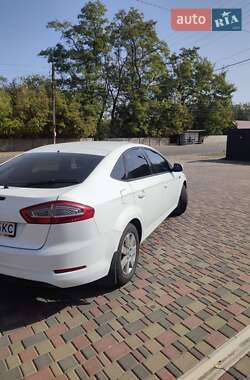 Ліфтбек Ford Mondeo 2014 в 