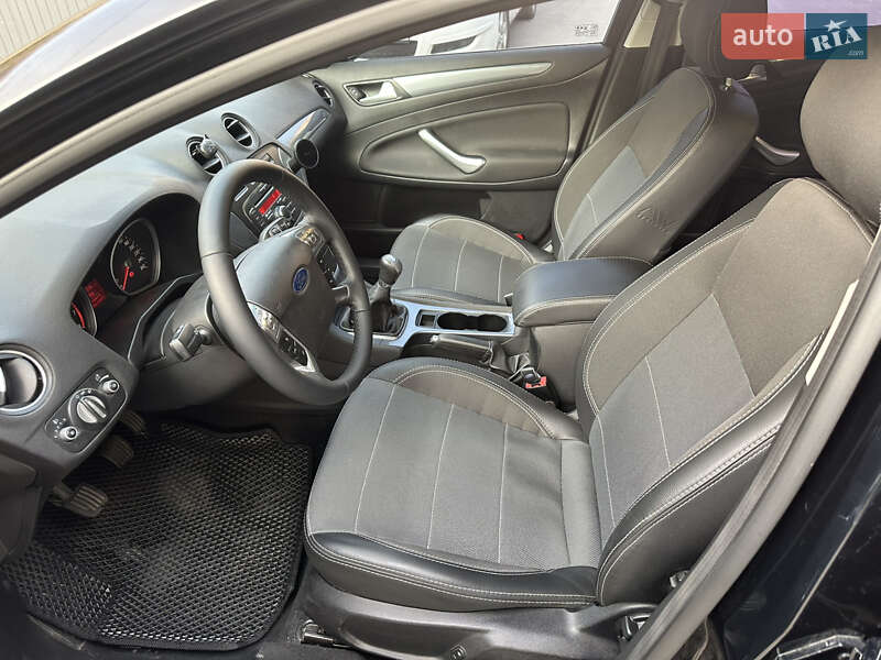 Седан Ford Mondeo 2011 в Дніпрі