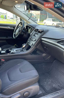 Лифтбек Ford Mondeo 2015 в 
