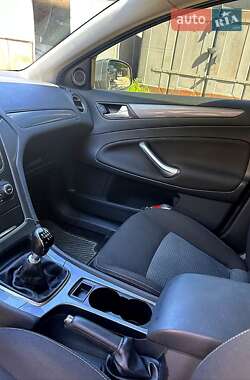 Лифтбек Ford Mondeo 2013 в 