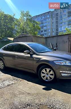 Лифтбек Ford Mondeo 2013 в 