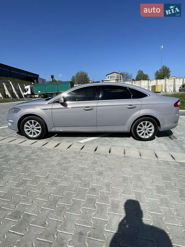 Седан Ford Mondeo 2010 в Чернівцях