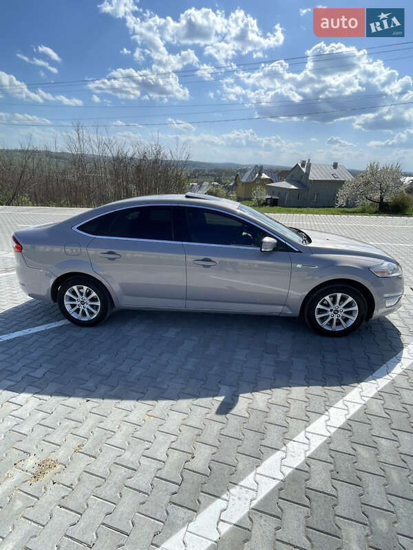Седан Ford Mondeo 2010 в Чернівцях