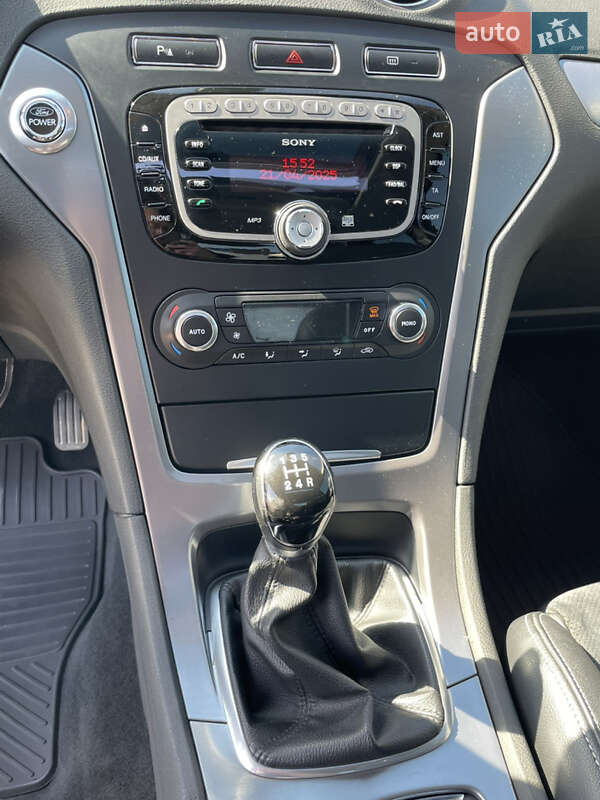 Седан Ford Mondeo 2010 в Чернівцях