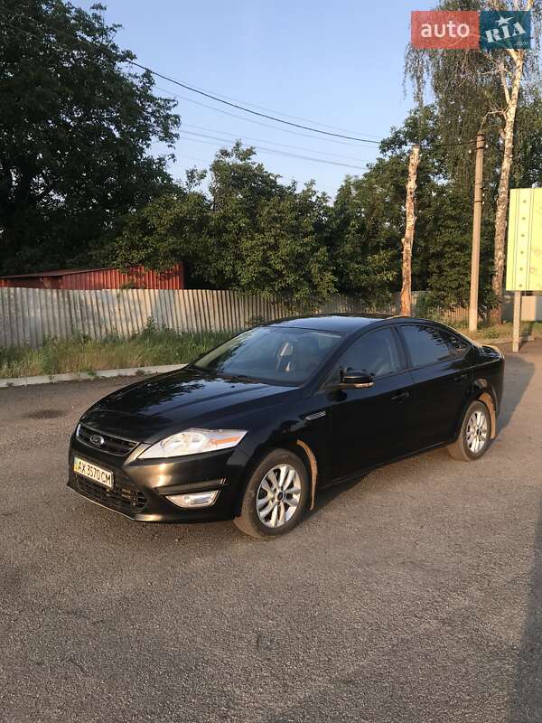 Седан Ford Mondeo 2011 в Первомайске