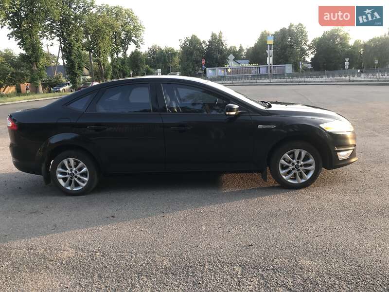 Седан Ford Mondeo 2011 в Первомайске