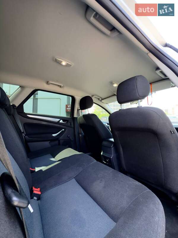 Универсал Ford Mondeo 2011 в Черновцах