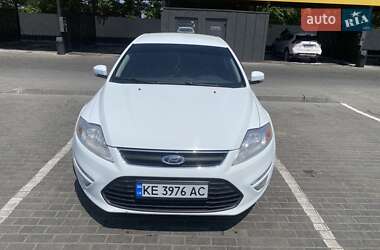 Седан Ford Mondeo 2012 в 