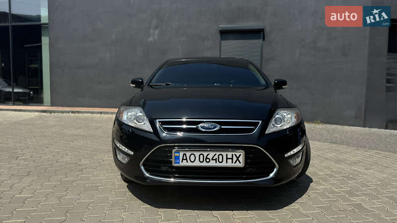 Седан Ford Mondeo 2013 в Ужгороді