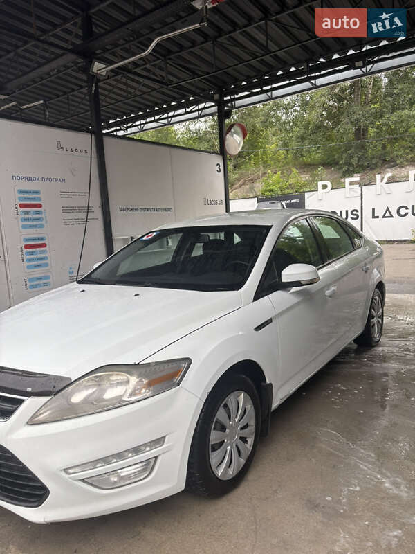 Лифтбек Ford Mondeo 2013 в Киеве