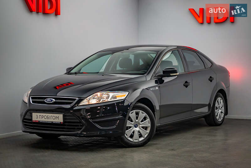 Седан Ford Mondeo 2012 в 