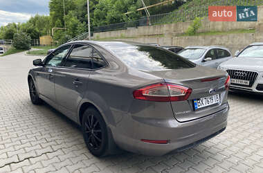 Седан Ford Mondeo 2011 в 