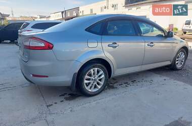 Седан Ford Mondeo 2012 в 